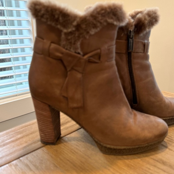 Aquatalia Booties - Taupe with Fur - Size 6 - Picture 1 of 4